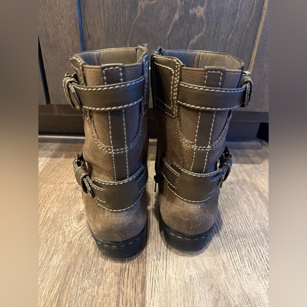 Clark Brown Suede Boots with Stitch Detail - Picture 7 of 7